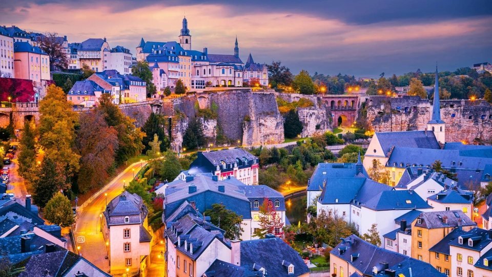 Panorama de la ville de Luxembourg, à 30 minutes de la villa
